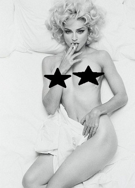 A naked picture of Madonna is expected to fetch 5000 pounds as it goes under