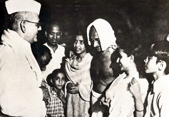 Gandhi Gandhi