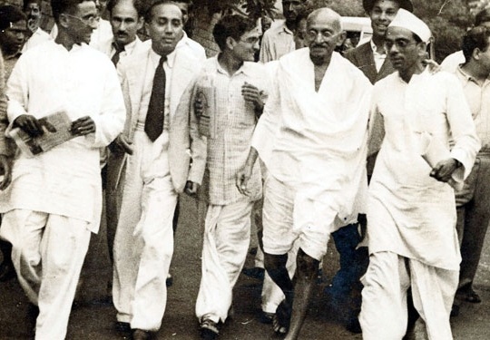 Gandhi Gandhi