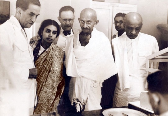 Gandhi Gandhi