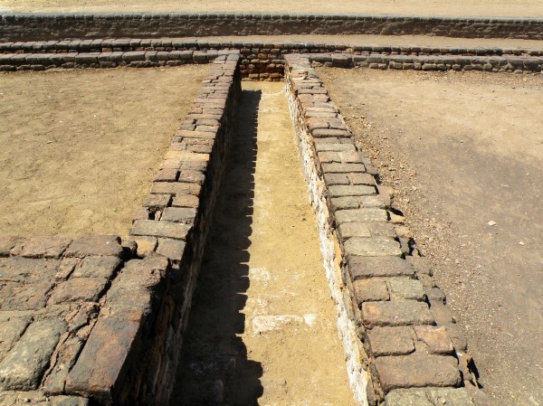 a_drain_at_lothal_1429084819.jpg