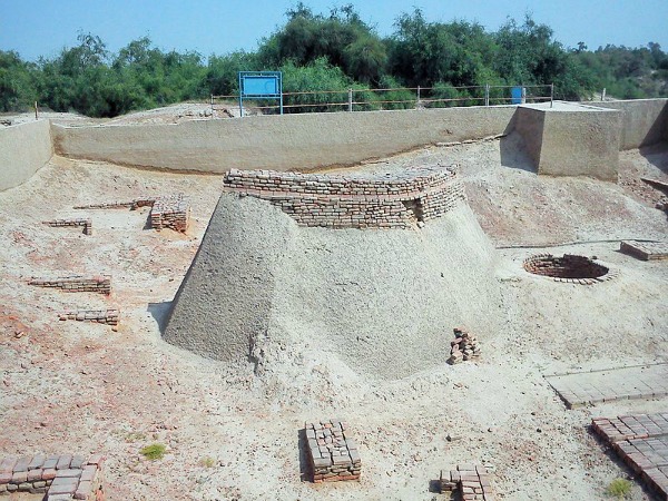 harappa_archeology_8-ess-ech_1429085591.