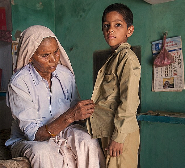 At 76 Omkari Singh Is The Worlds Oldest Mother She Now Has A Reason