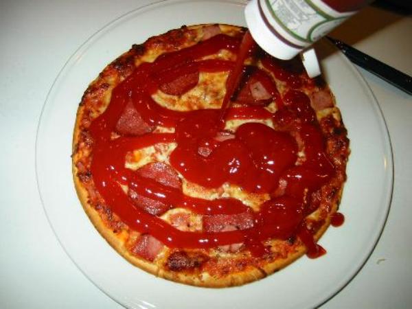 Pizza with ketchup Pizza with ketchup