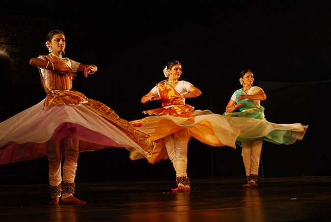 Kathak dance steps video in hindi