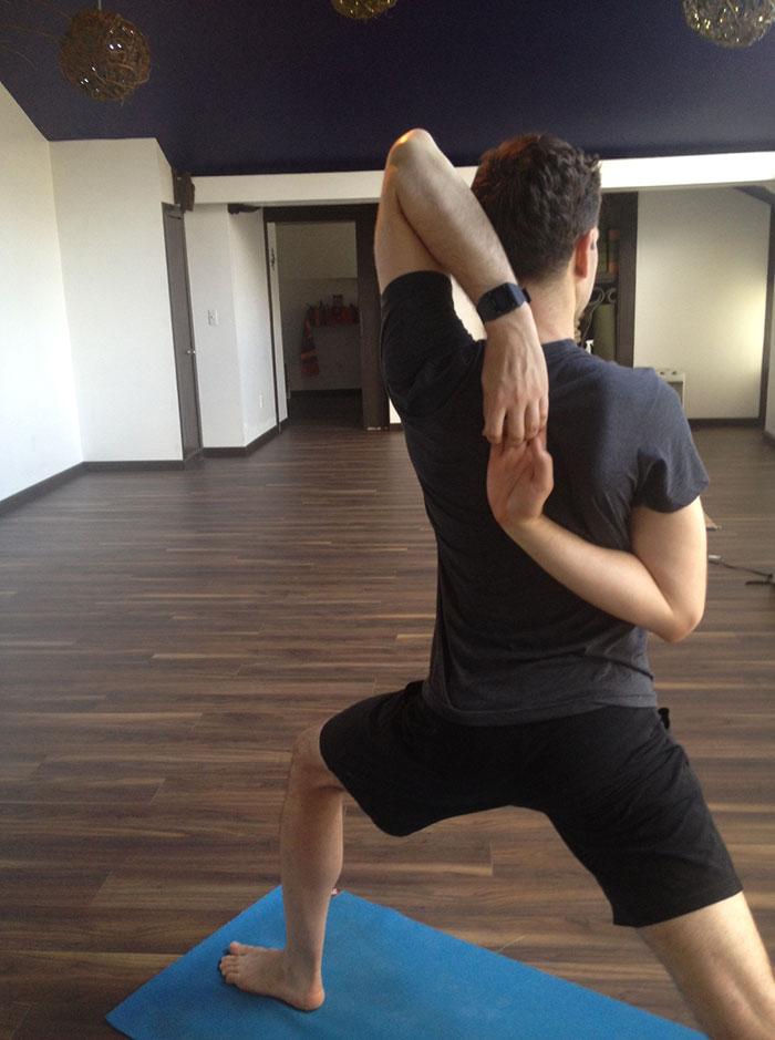 4 Yoga Poses To Do On The Go - Indiatimes.com