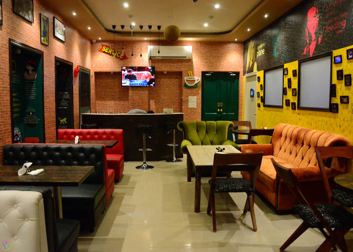 There's A F.R.I.E.N.D.S Cafe That's Opened In Kolkata And