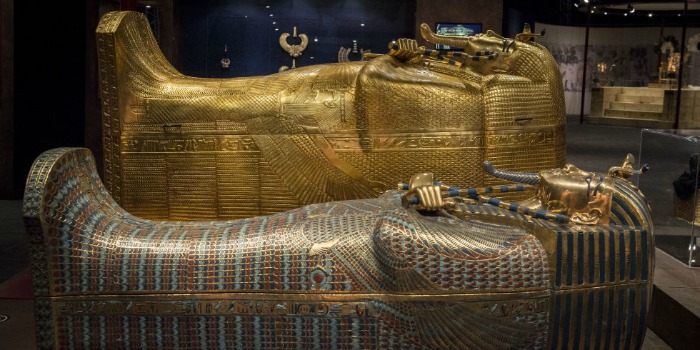 Researchers Claim Egypt S King Tutankhamun Had An Alien Dagger On Him Probably From A Fallen