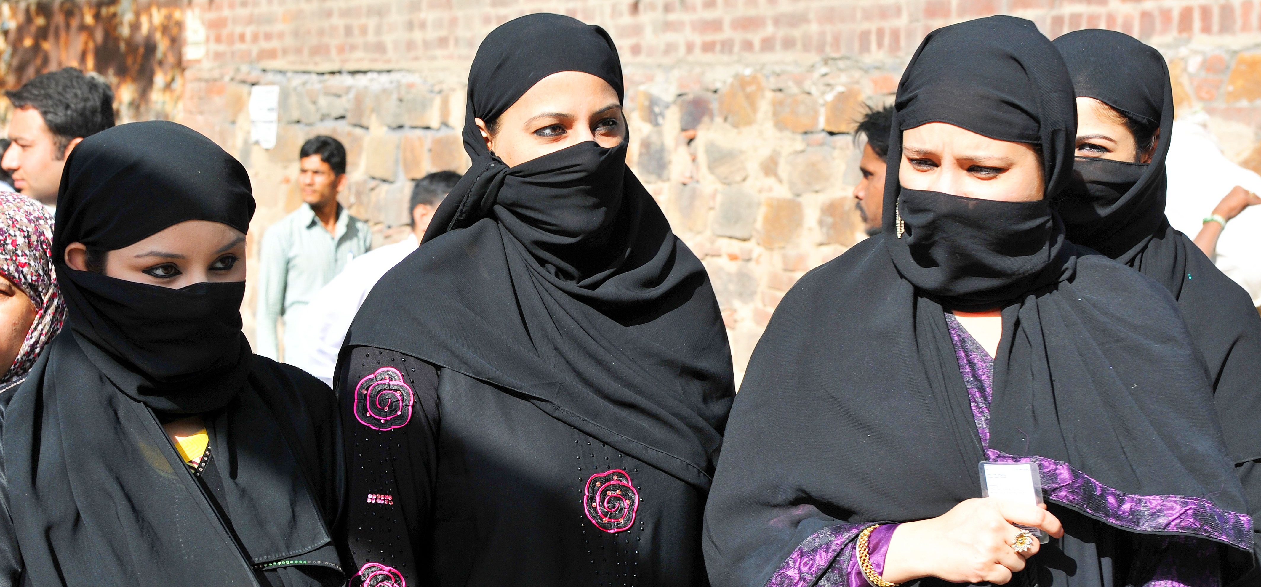 Muslim Women Welcome Govt S Triple Talaq Stand Want Ban At The