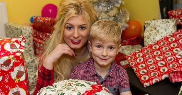Determined To Give Her Son The Best Christmas Ever This Mom Starred In