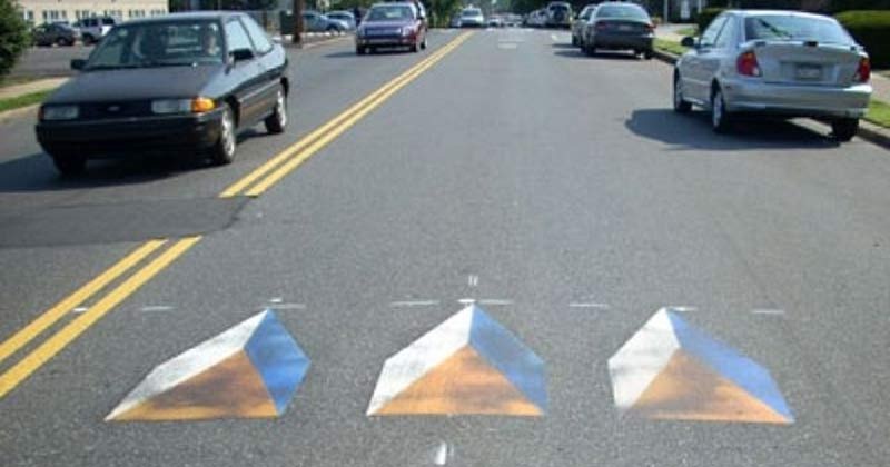 India's  roads will soon have 3D painted speed breakers to slow down motorists - Indiatimes.com