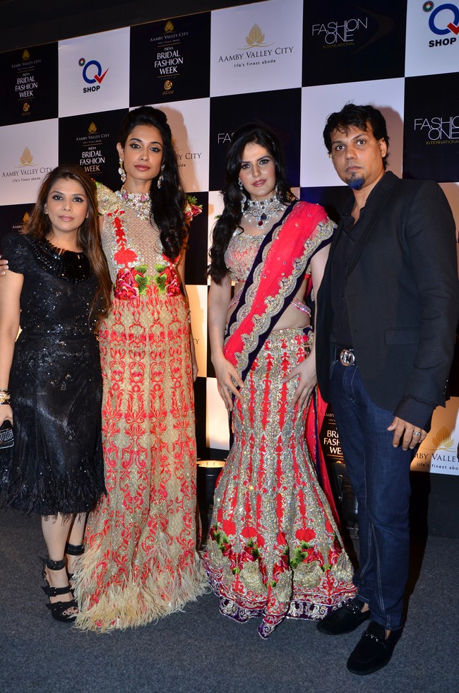 Alvira agnihotri in falguni and shane peacock at kareena wedding reception Alvira agnihotri in falguni and shane peacock at kareena wedding reception