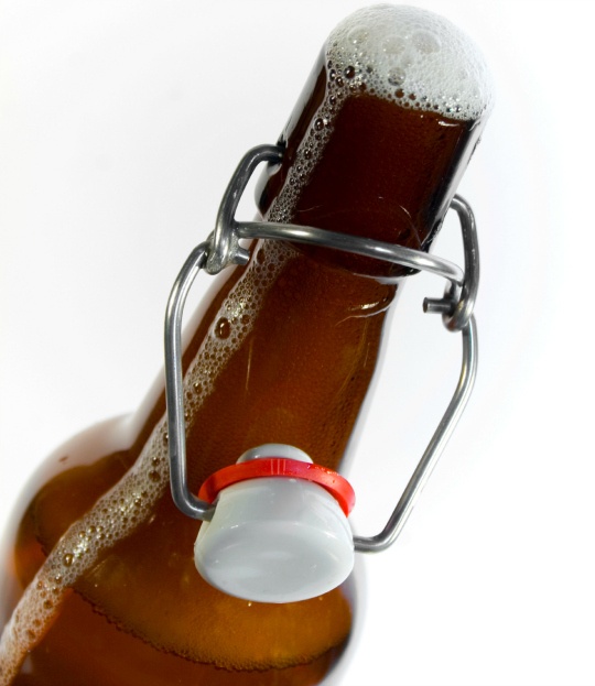 Science Behind Foaming Beer Bottle Explained 2143