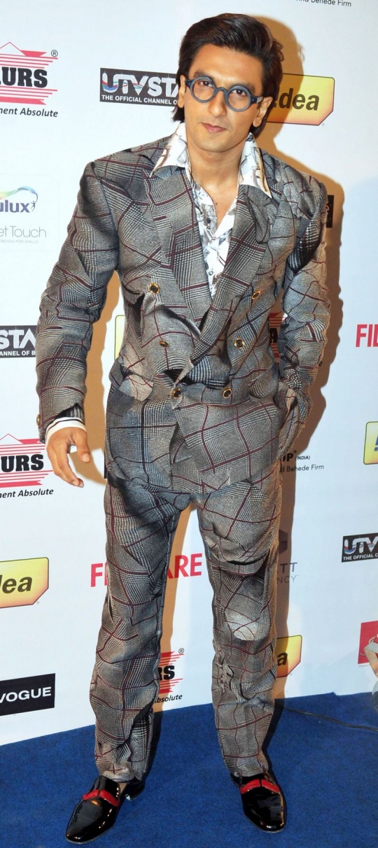 Ranveer Singh's Five Ugliest Suits. - Page 2  Bollywood News, Bollywood  Movies, Bollywood Chat