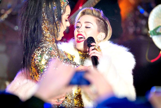 nude young girls from the hood is miley cyrus bisexual