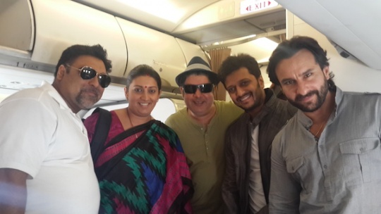 SMRITI IRANI WITH HUMSHAKALS CAST