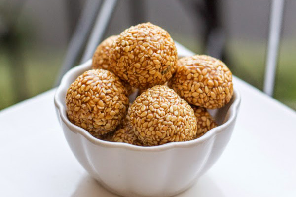 14 Healthy Indian Snacks You Can Carry Around To Munch On ...