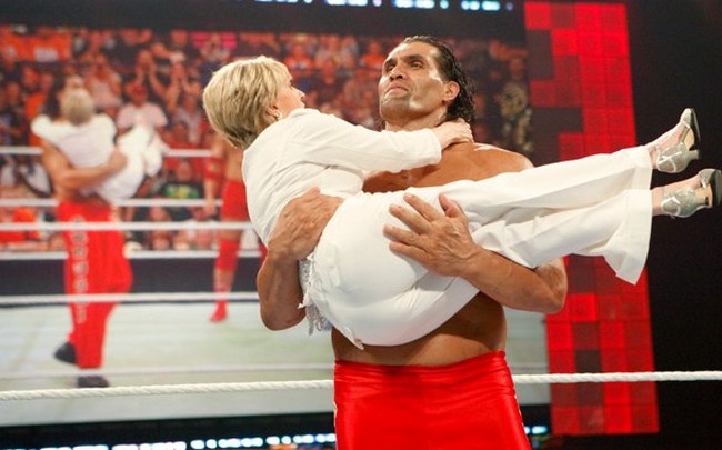 13 Pictures That Prove Khali Is A Real Life Giant Indiatimescom