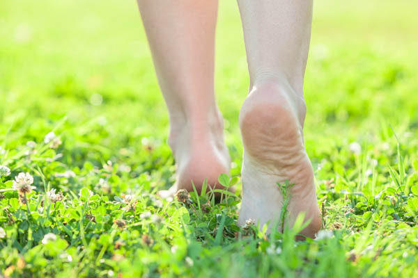 7 Times You’re Better Off Going Barefoot Than Wearing Shoes ...