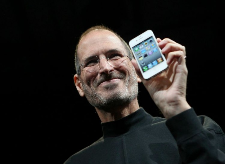 Steve Jobs + 9 Famous Refugees Who Changed The World - Indiatimes.com