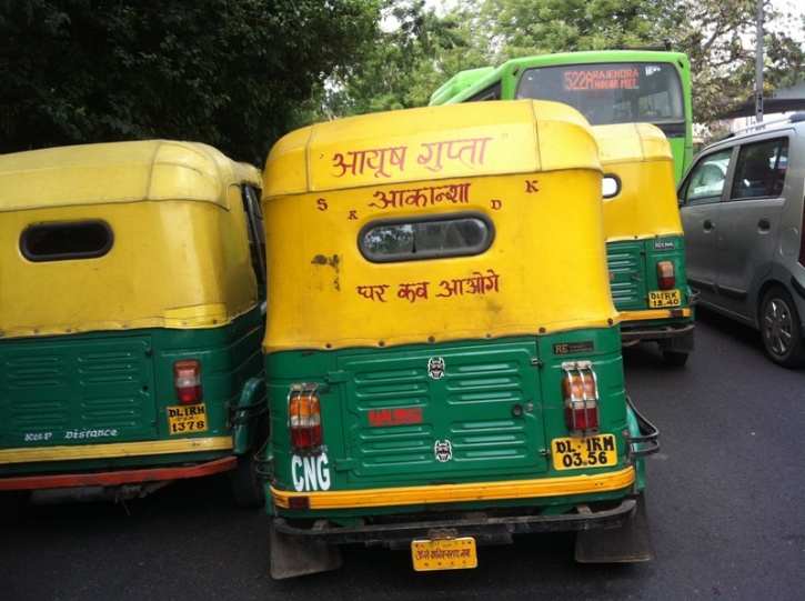 Delhi Offers Autorickshaw Drivers INR 2000 To Act As Ambulances In delhi-offers-autorickshaw-drivers-inr-2000-to-act-as-ambulances-in