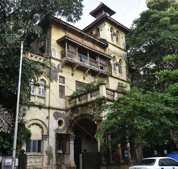 Mumbai's Iconic Laxmi Nivas, Once 'Safe House' For Freedom Fighters Is ...