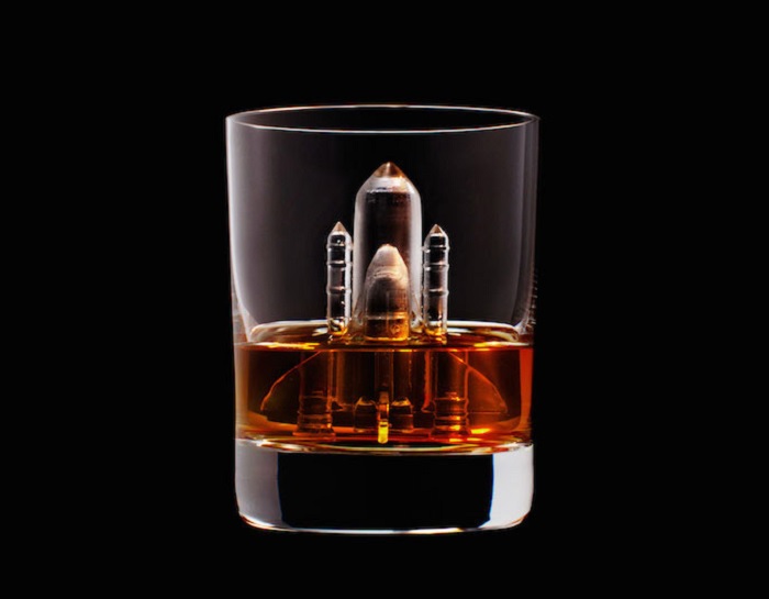 20 Beautifully Carved Ice Cubes That'll Add An Edge To Your Peg Of