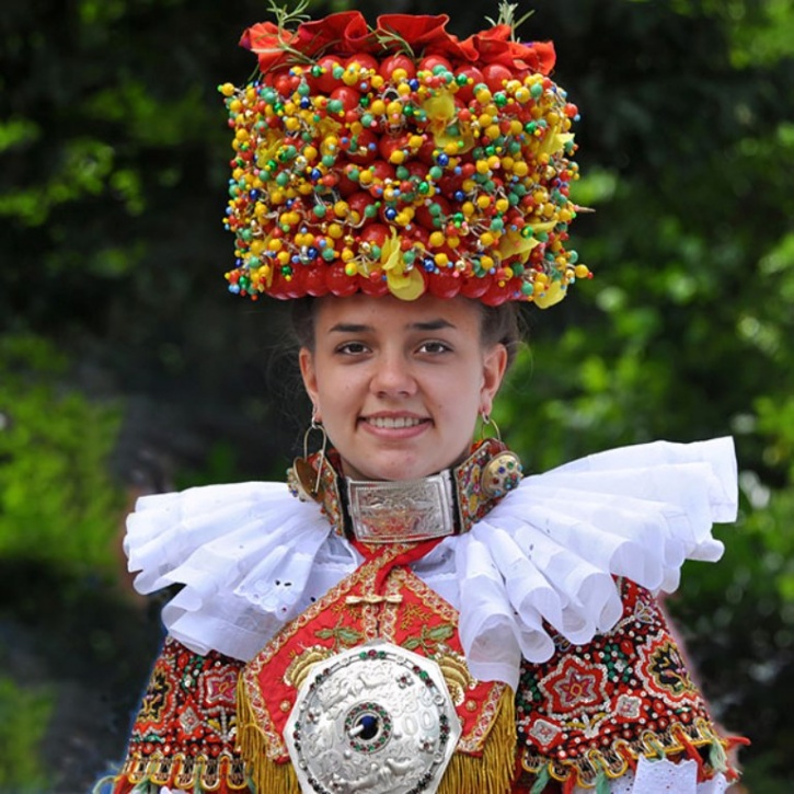 Couple Bulgarian Bride Moby Headdress 24