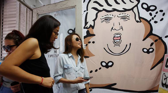 Made in China Toilet Paper With Donald Trump's Face Is A ... Made in China Toilet Paper With Donald Trump's Face Is A ...