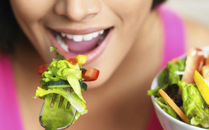 chewing-your-food-slowly-can-burn-up-to-2-000-calories-extra-every