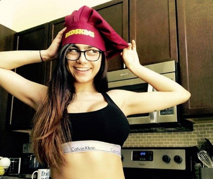 Isis Now Wants To Behead Mia Khalifa Ex Porn Star For Performing In An
