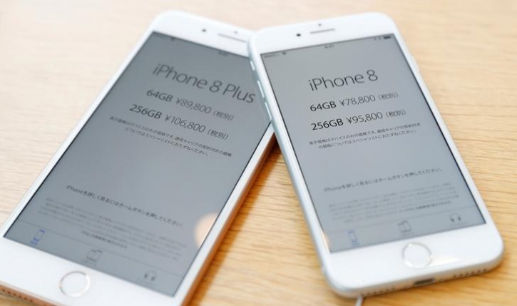 Apple Apple