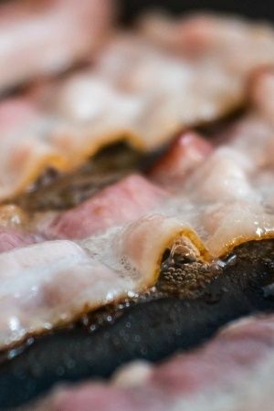 Having Trouble Sleeping Listen To The Sound Of Sizzling Bacon That Has Put Viewers Around The World