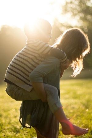 A Strong Bond With Your Siblings Can Tackle Mental Health Problems Caused By Parental Strive