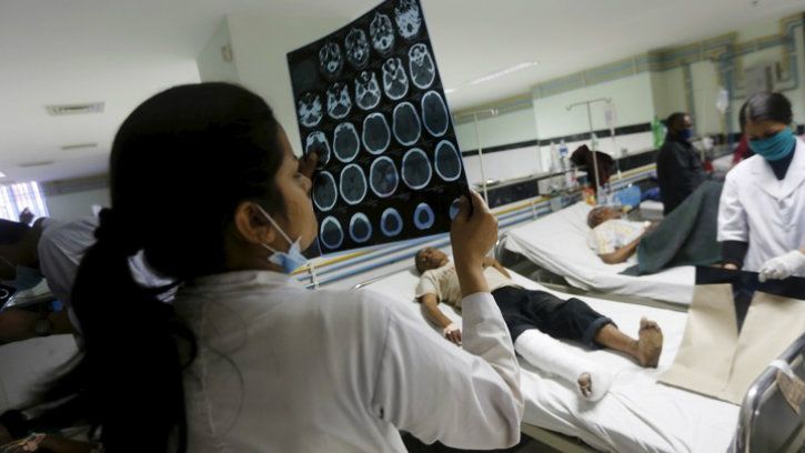 reading CT scan doctor mri scan with machine learning intel artificial intelligence hospital reading CT scan doctor mri scan with machine learning intel artificial intelligence hospital