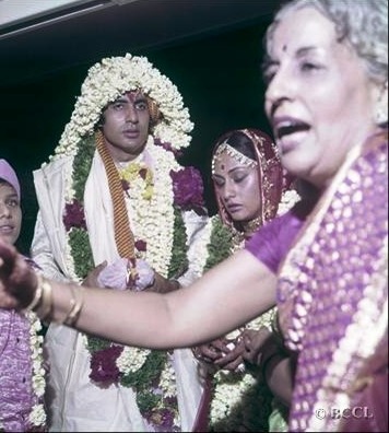 Amitabh & Jaya's Love Story In Pics - Indiatimes.com