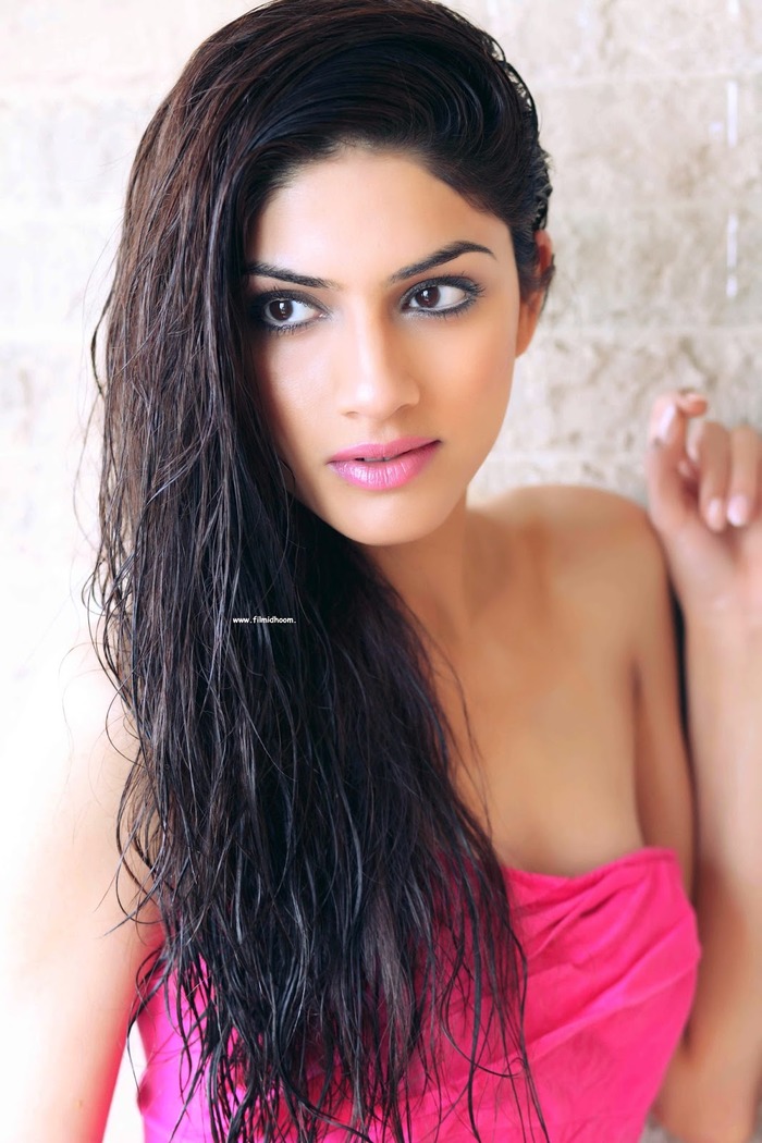 Sapna Pabbi hot and sexy pics Photos - Indiatimes.com Sapna Pabbi hot and sexy pics Photos