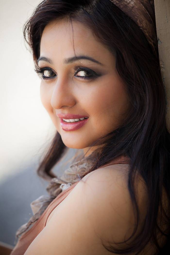 28 Pics Of Most Beautiful Indian Actress 