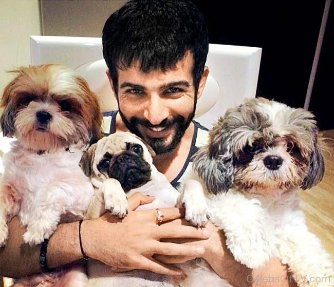 Indian Television Celebs And Their Pets Photos