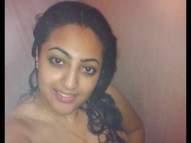 Leaked Selfie Of Badlapur Actress Radhika Apte Goes Viral On WhatsA