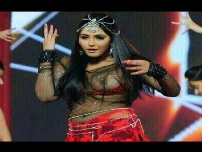 Ragini Dwivedi Wardrobe Malfunction Uncut At Siima Awards