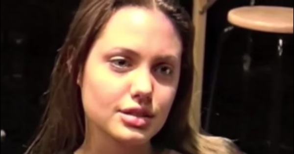 This Rare Video Of 25 Year Old Angelina Jolie Performing In An Acting