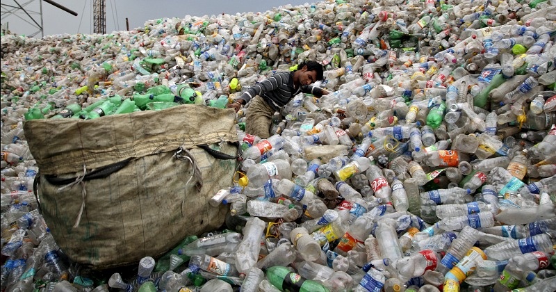Single-use plastic pollution image