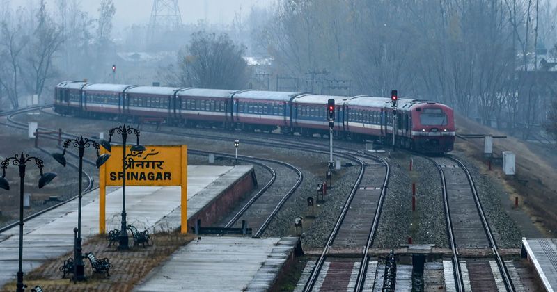 kashmir-train-starts-running-between-srinagar-banihal-people-return