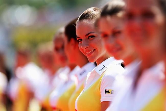 Sexy Formula One Grid Girls - Indiatimes.com