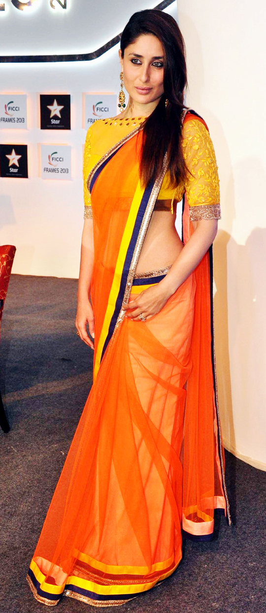Kareena Kapoor Sizzles In Sexy Saree - Indiatimes.com