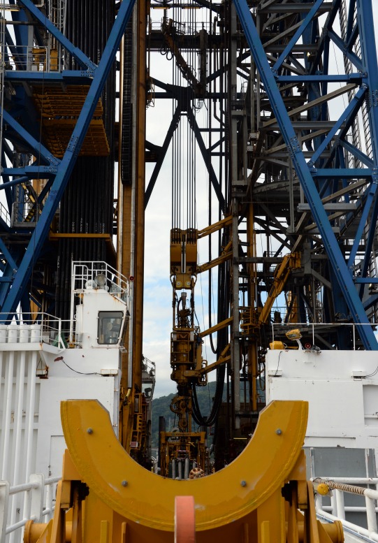 Japan S Deep Sea Drilling Ship Chikyu Indiatimes Com