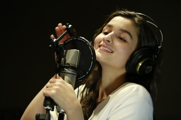 Alia Bhatt Turns Singer, Croons AR Rahman-Composed Song For Highway ...